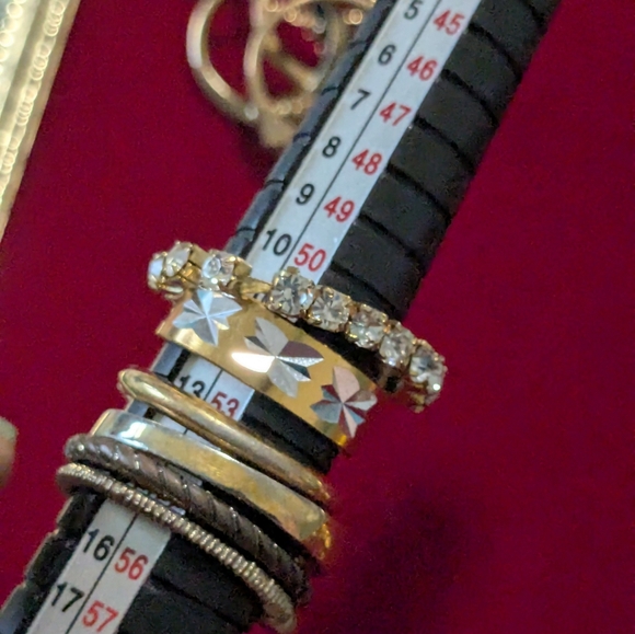 Gold Ring Lot - Picture 9 of 16